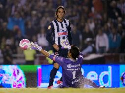 De Nigris se quita la salida de Oswaldo Sánchez en el partido. MEXSPORT  /