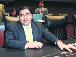 El coordinador de los senadores del PRD, Miguel Barbosa, lamenta que el tricolor en la Cámara baja busque frenar la minuta.EL UNIVERSAL  /