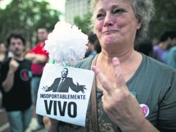 Contingente. Los ciudadanos marcharon para recordar al ex mandatario Néstor Kirchner, a dos años de su muerte. AP  /