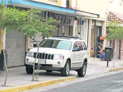 Cajón de estacionamiento improvisado. Con la fotomulta, el folio de 180 pesos llegaría al domicilio del infractor.  /