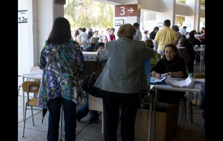 Son las primeras elecciones con voto voluntario y donde se registraba una baja participación. AFP  /