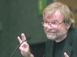 Gaarder coloca Me pregunto... en los estantes de las librerías y mantiene su espíritu por desvelar preguntas, más que respuestas.  /