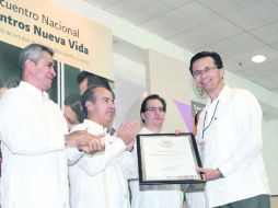 Felipe Calderón inauguró el Primer Encuentro Nacional de Centros Nueva Vida, en Colima. NTX  /