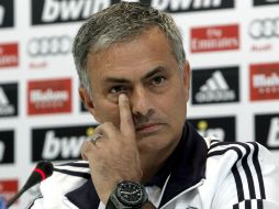 El portugués José Mourinho durante la rueda de prensa que ha ofrecido en la Ciudad Deportiva. EFE  /