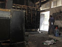 Imagenes de la sub estación que quedó inutilizada por el incendio del pasado domingo en el Estadio Jalisco.  /