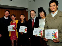 El INAH entregó reconocimientos a los ganadores del cuarto concurso en el que participaron 431 postulantes con 204 proyectos. NTX  /