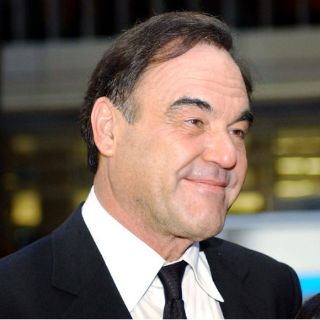 Oliver Stone acudirá a la serie de cine de Benicio del Toro