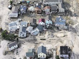 Autoridades en Seaside Heigths, Nueva Jersey, inician las labores de limpieza y evalúan los daños. GETTY IMAGES  /
