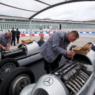 Fundéu BBVA: ''un Mercedes'' con mayúscula