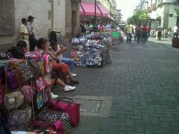 Los comerciantes se comenzaron a instalar desde las 10:00 horas, en el Centro de la Ciudad.  /