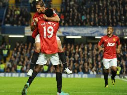 Javier Hernández aventaja a Robin Van Persie en preferencias. ARCHIVO  /