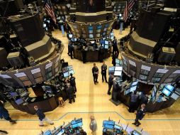 El Dow Jones Industrial Average cerró en 13 mil 232.62 unidades. ARCHIVO  /