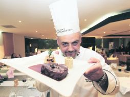 PLATILLOS. El chef David Gambeau tiene preparada una rica selección de la cocina francesa para sus comensales.  /