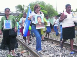 Las familiares de los indocumentados logran ubicar a seis personas que habían abandonado sus lugares de origen. NTX  /