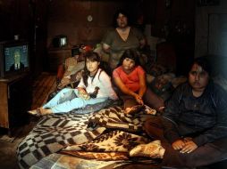 Los pobres ahorran muy poco y toman demasiado en préstamo. ARCHIVO  /