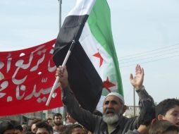Opositores sirios durante una protesta. REUTERS  /