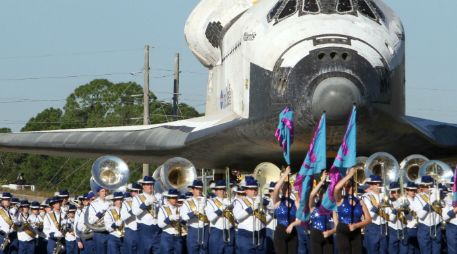 La siguiente parada del Atlantis es con un viaje sólo de ida: un parque industrial. XINHUA  /