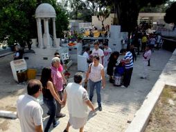 El operativo del Día de Muertos en los 42 panteones de la ZMG concluirá este domingo.  /