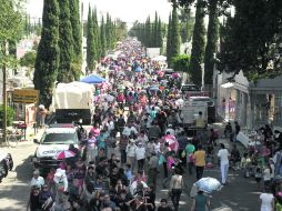 El Panteón Guadalajara fue uno de los más visitados con motivo de la conmemoración del Día de Muertos.  /