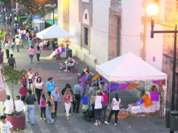 Imagen de la esquina de Galeana y Pedro Moreno, ya sin comerciantes y con espacio para que se instalaran los altares de muertos.  /