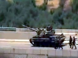 Tres tanques sirios penetraron en la zona desmilitarizada de los Altos del Golán, territorio sirio ocupado por Israel. ARCHIVO  /