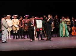 Se develó la placa por el 168 aniversario de la puestas en escena de ''Don Juan Tenorio'', de José Zorrilla. NTX  /