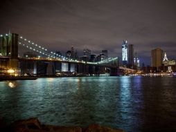 El gobernador Mario Cuomo advirte a las compañías eléctricas que tendrán que responder ante el gobierno por ulteriores demoras.  AFP  /