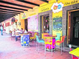 Colorido. Además del queso y el vino, el lugar muestra espacios agradables para disfrutarlos.  /