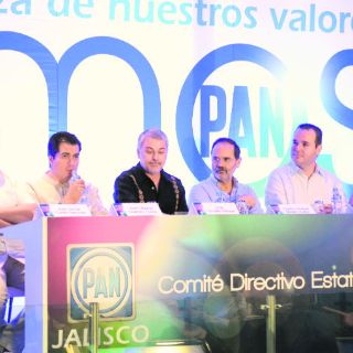 Limpia en el PAN; prevén salida de mitad de militantes