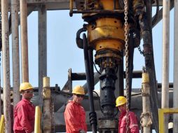 Para tomar el control del yacimiento petrolero los insurgentes capturaron vehículos militares y munición. ARCHIVO  /