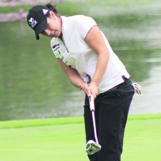 Las golfistas llegan al campo