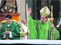 El cardenal Norberto Rivera Carrera confía en los jóvenes para respaldar la fe católica, ante la embestida de otros movimientos. NTX  /