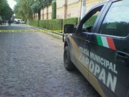 Elementos de la Policía de Zapopan acudieron a la escena del crimen.  /