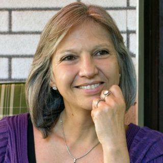 Selma Ancira, traductora mexicana, gana Premio Tomás Segovia