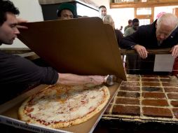 Restaurantes y grandes cadenas de EU ofrecen descuentos e incentivos a votantes. AP  /