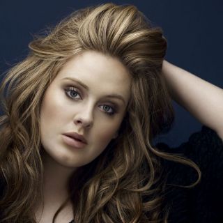 Adele defiende a Christina Aguilera