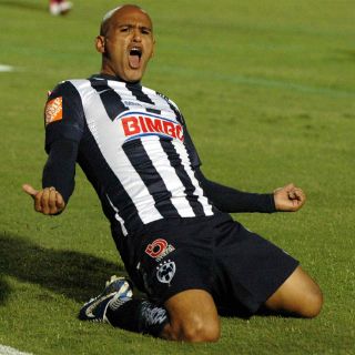 ''Chupete'' descarta abandonar a la Selección chilena