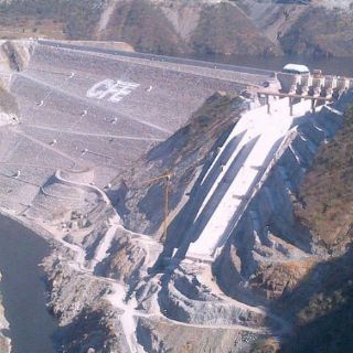 Felipe Calderón pone en operación La Yesca