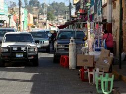 Autoridades municipales aseguran que los vendedores instalados en las calles tonaltecas cuentan con permiso.  /