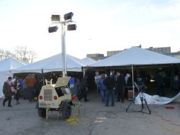 En Rockaways, Nueva York, las personas fueron a votar a una carpa. EFE  /