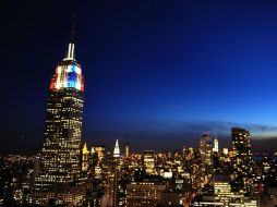 El Empire State es iluminado en alusión a las elecciones presidenciales. XINHUA  /