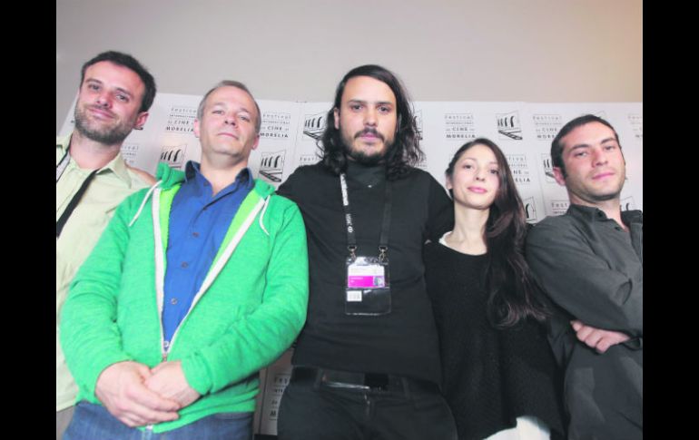 El elenco afirmó que la parte más difícil del rodaje fue comenzar a las tres de la madrugada y bañarse sólo con tres litros de agua.  /