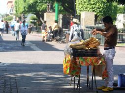 Los ambulantes que fueron retirados del Centro quieren que el Ayuntamiento les reasigne sus lugares.  /