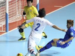 Los tailandeses se las pusieron difícil a los guaraníes; estuvieron a punto de empatarles el encuentro. AP  /