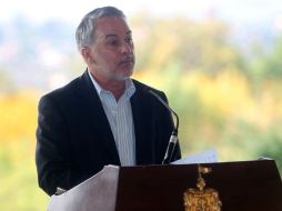 González Márquez dice que pretende fortalecer la participación ciudadana, sin mediación de partidos para el acceso al poder. ARCHIVO  /