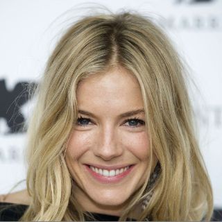 Jonathan Yeo retrata a Sienna Miller desnuda y embarazada