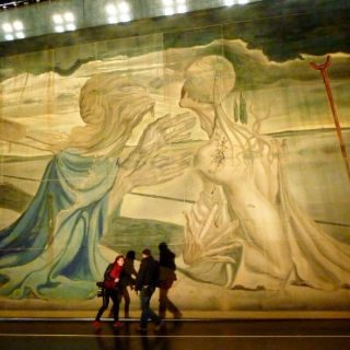 Gigantesco lienzo perdido de Dalí será el telón de fondo de una obra teatral