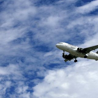 Despega de Canadá el primer avión que utiliza 100% de biocombustible