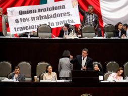 Legisladores del PT y de Movimiento Ciudadano se manifiestan contra la aprobación de la reforma laboral en el Pleno. EL UNIVERSAL  /