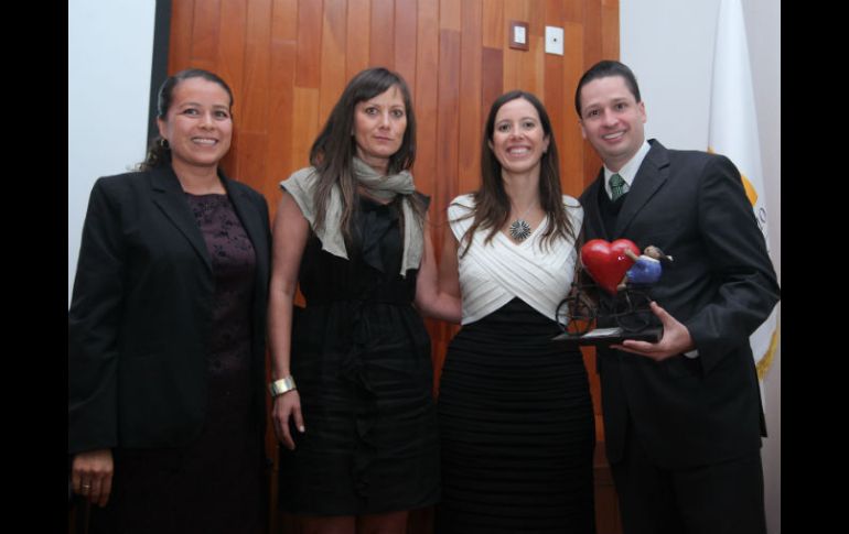 El galardón fue recibido por David Solórzano Álvarez del Castillo(der), coordinador de Circulación de la empresa.  /
